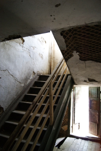 Старая лестница (old staircase)